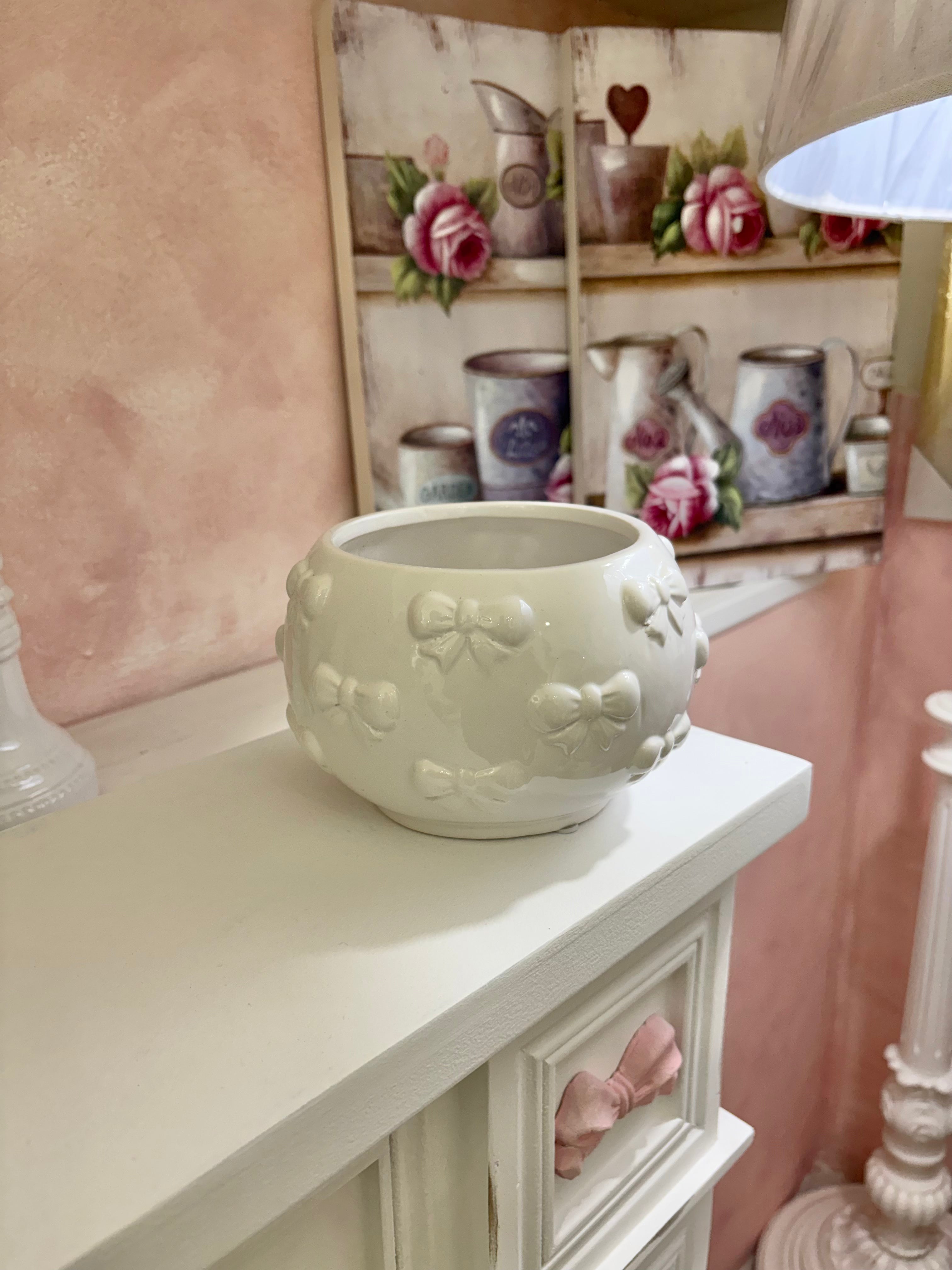 Vaso rotondo con fiocco